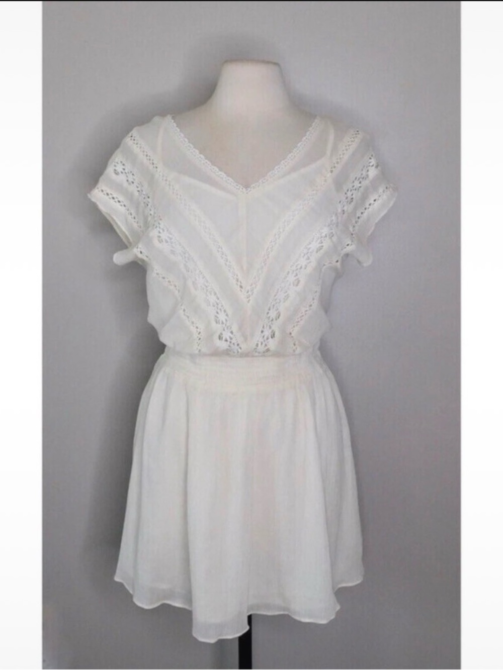 Moon River Cream Lace V-Neck Mini Dress Size M Boho Bridal